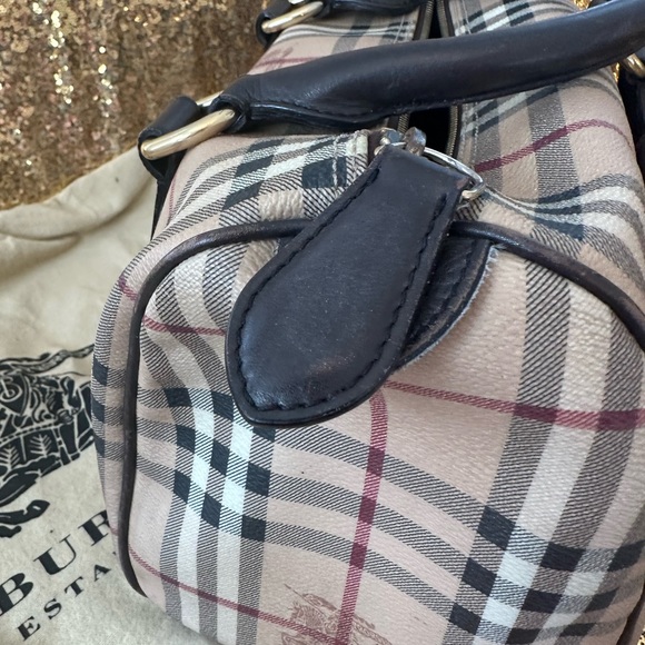 PRE-LOVED Authentic Burberry Vintage Checks Medium Bowling Bag - Picture 8 of 16